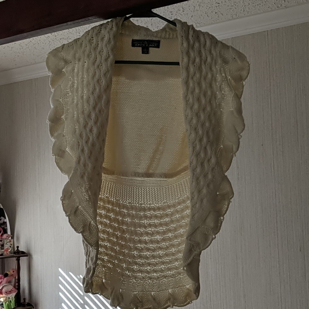 Sweater vest s cream